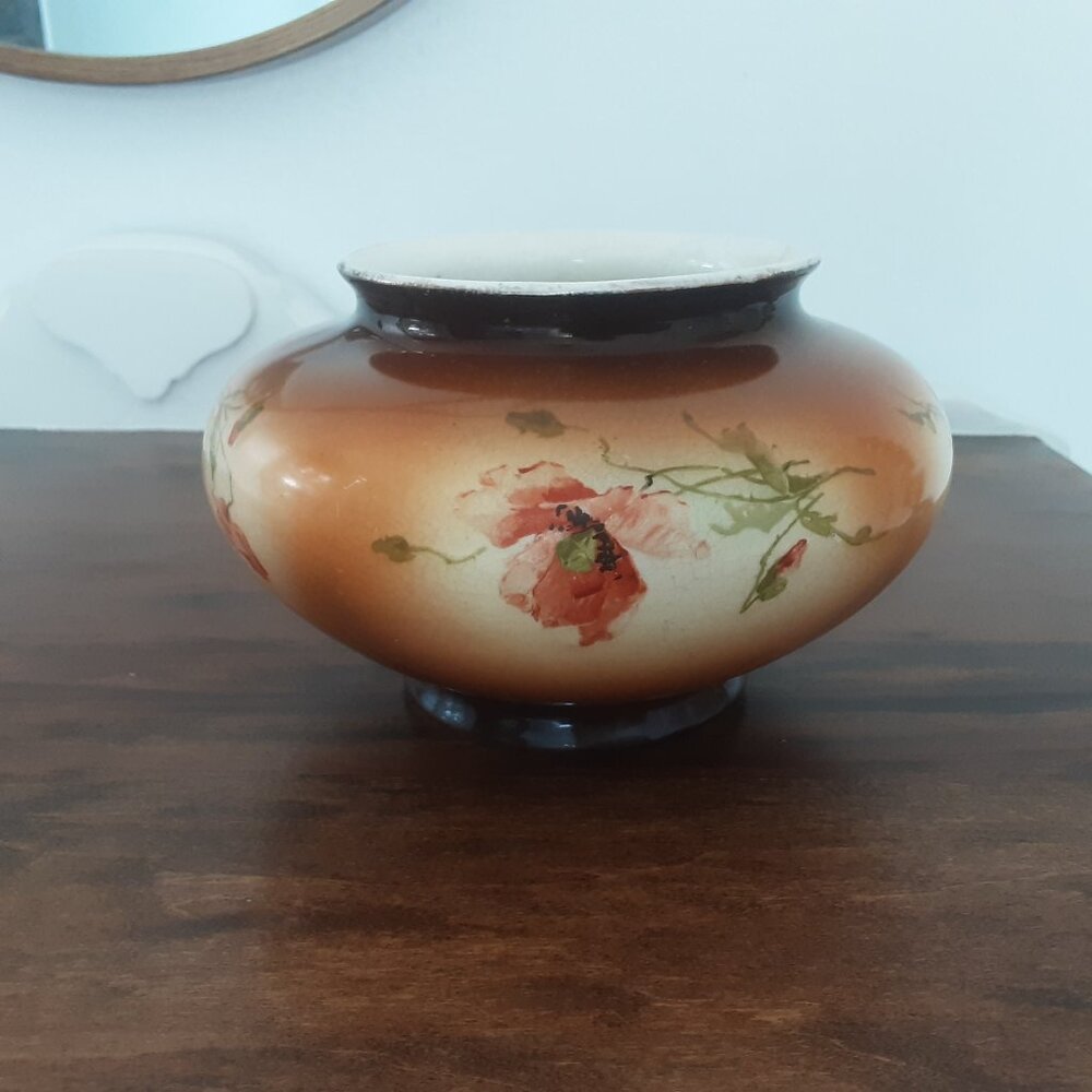 Antique Warick IOGA Vase 1887-1951 A-6. Poppy Design